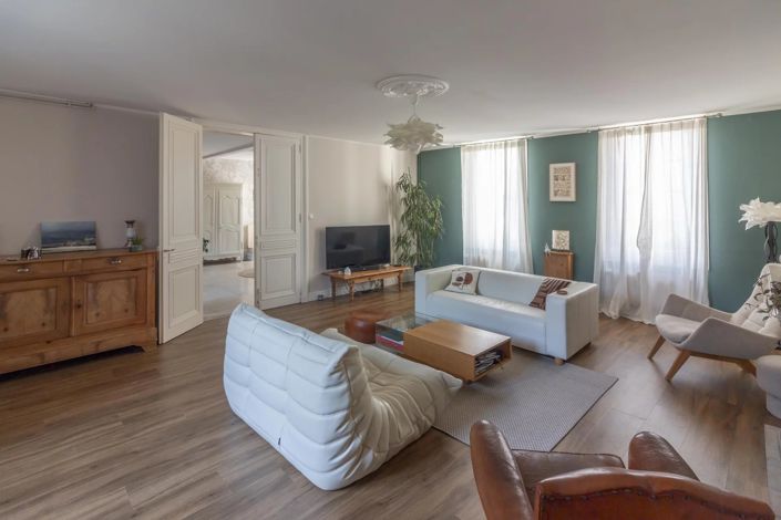 Image No.7-7 Bed House for sale