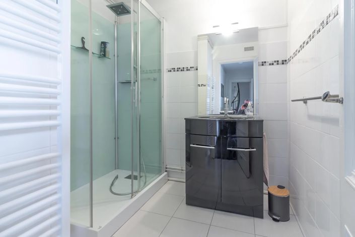 Image No.9-7 Bed House for sale