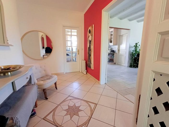 Image No.7-5 Bed House for sale