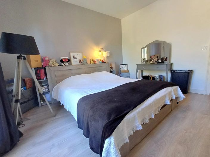 Image No.9-5 Bed House for sale