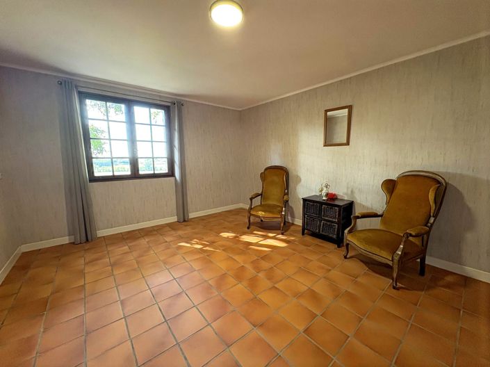 Image No.15-4 Bed House for sale