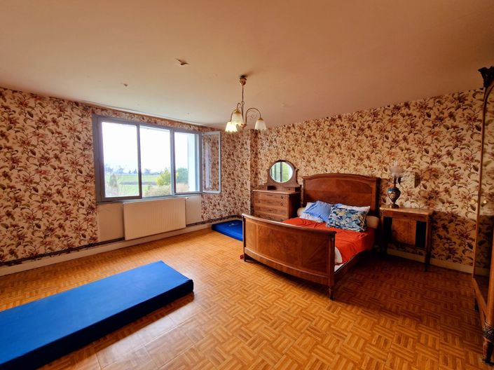 Image No.10-9 Bed House for sale