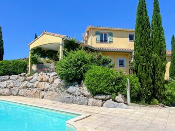 5 Bed House for sale