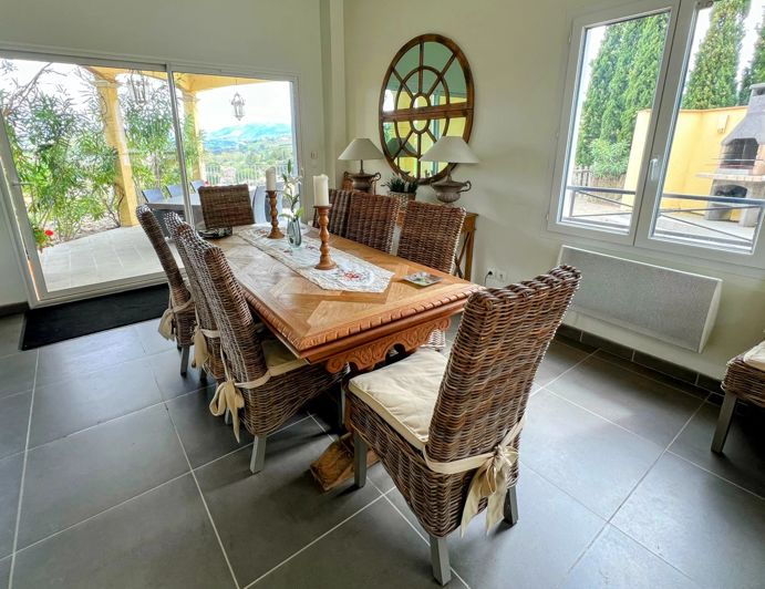 Image No.3-5 Bed House for sale