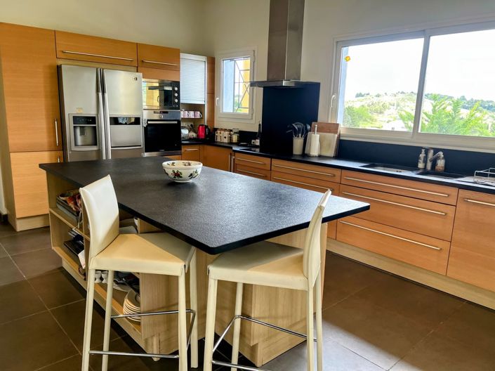 Image No.8-5 Bed House for sale