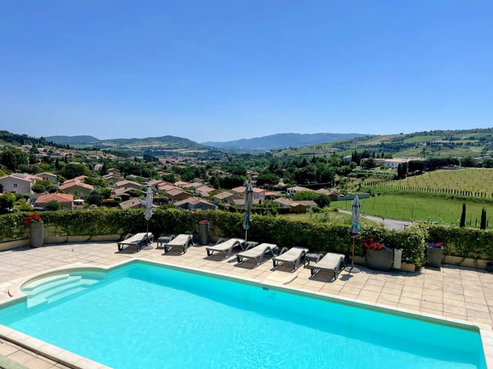 Image No.6-5 Bed House for sale