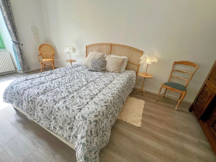 Image No.7-7 Bed House for sale