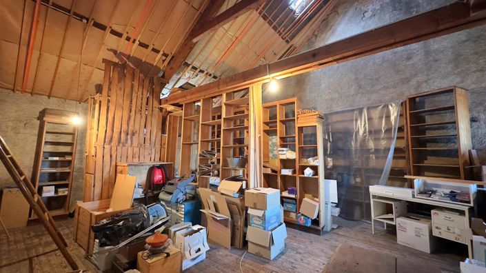 Image No.8-5 Bed Commercial for sale