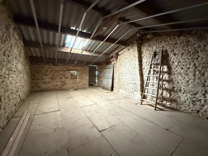 Image No.10-2 Bed House for sale