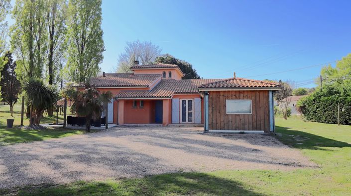 Image No.1-4 Bed House for sale