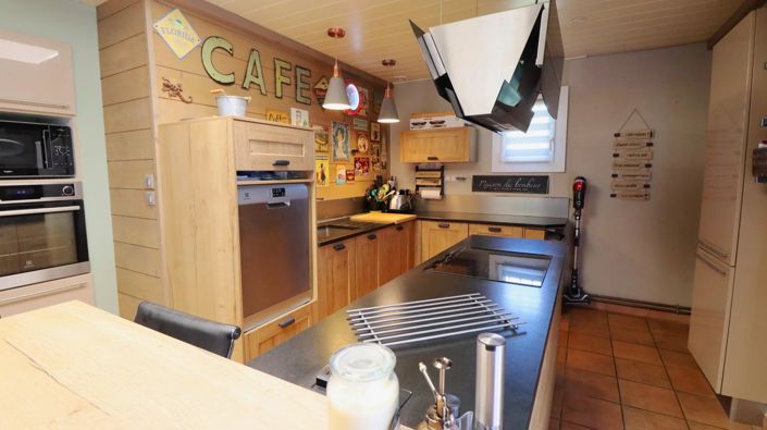 Image No.6-4 Bed House for sale