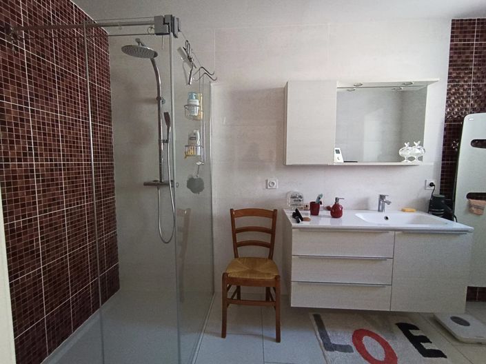 Image No.6-4 Bed House for sale