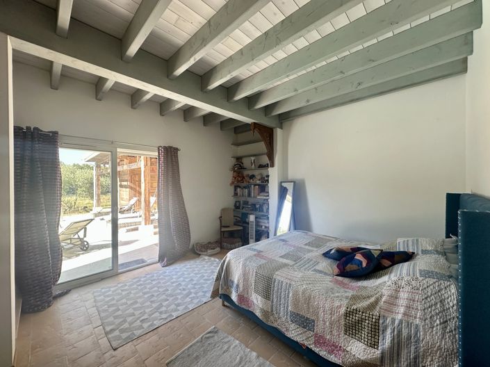 Image No.9-5 Bed House for sale