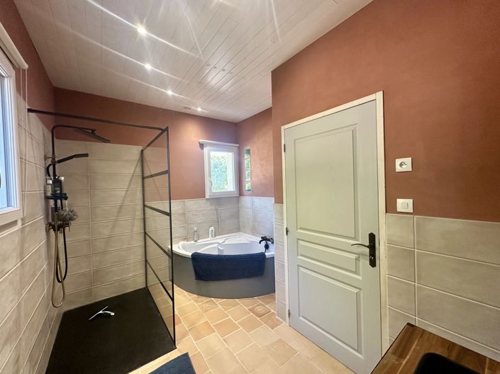 Image No.10-5 Bed House for sale