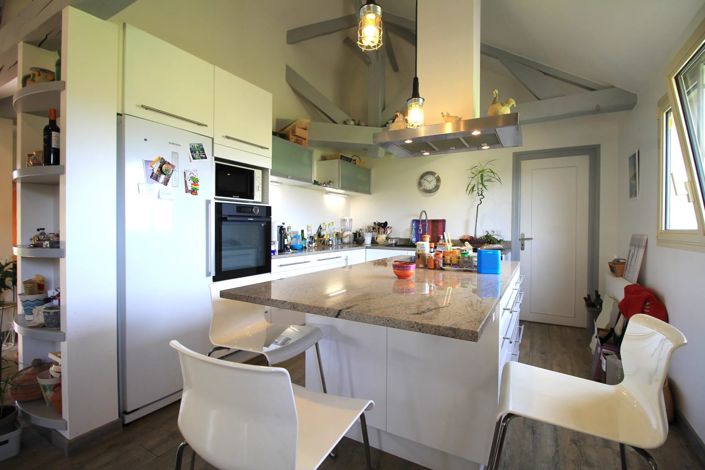 Image No.5-11 Bed House for sale