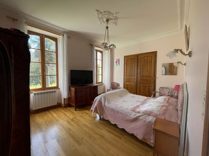 Image No.9-3 Bed House for sale