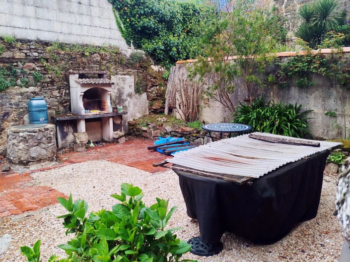 Image No.11-2 Bed House for sale