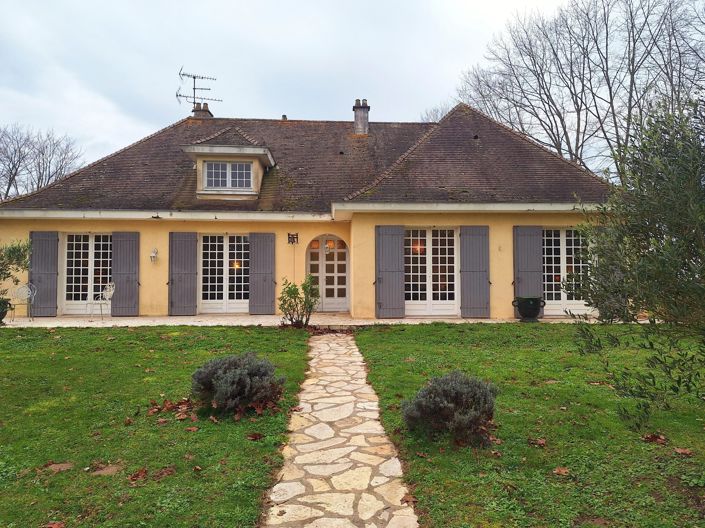 Image No.1-4 Bed House for sale