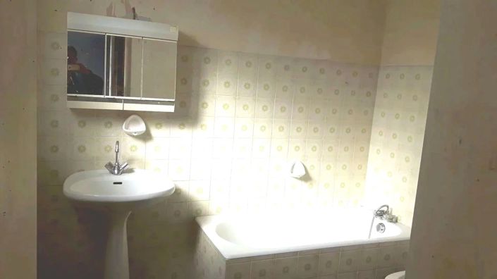 Image No.8-2 Bed House for sale