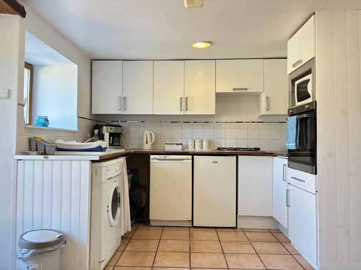 Image No.10-5 Bed House for sale