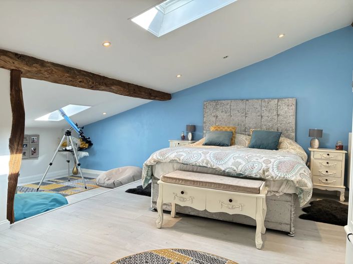 Image No.7-5 Bed House for sale