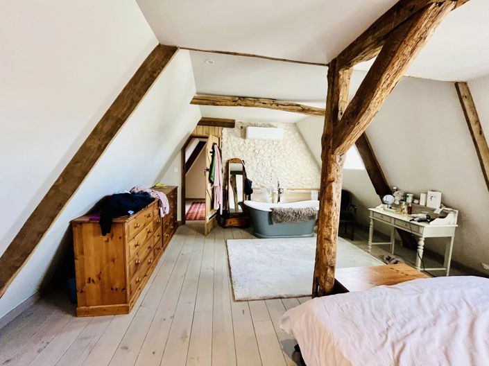 Image No.8-4 Bed House for sale