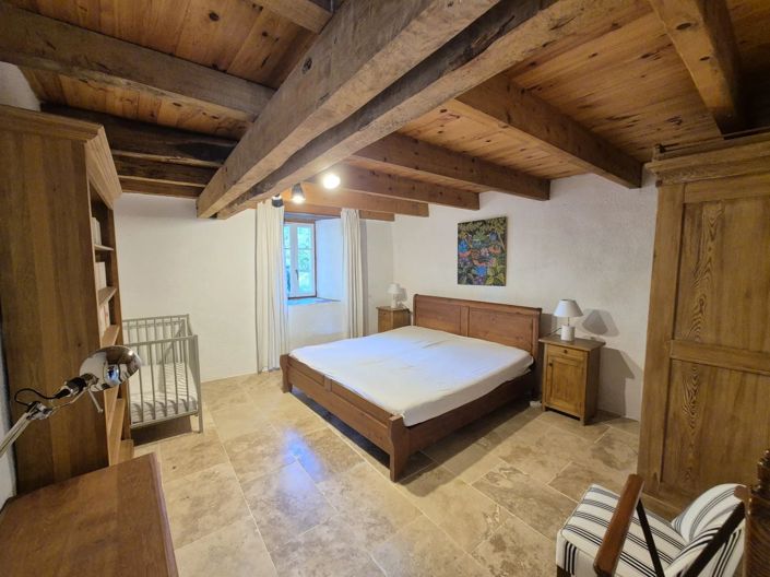 Image No.8-6 Bed House for sale