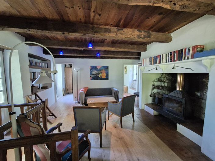 Image No.12-6 Bed House for sale