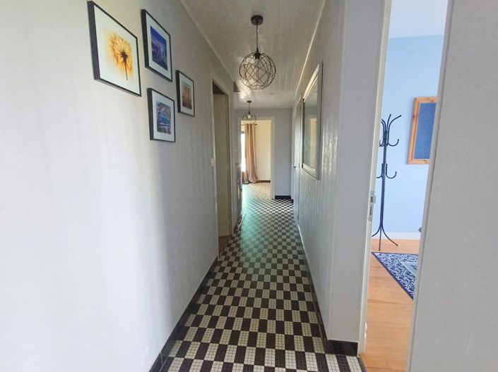 Image No.12-4 Bed House for sale