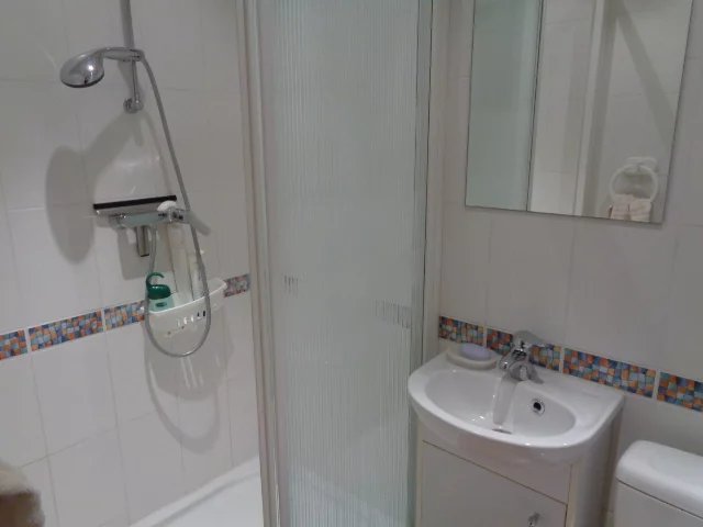 Image No.9-4 Bed House for sale