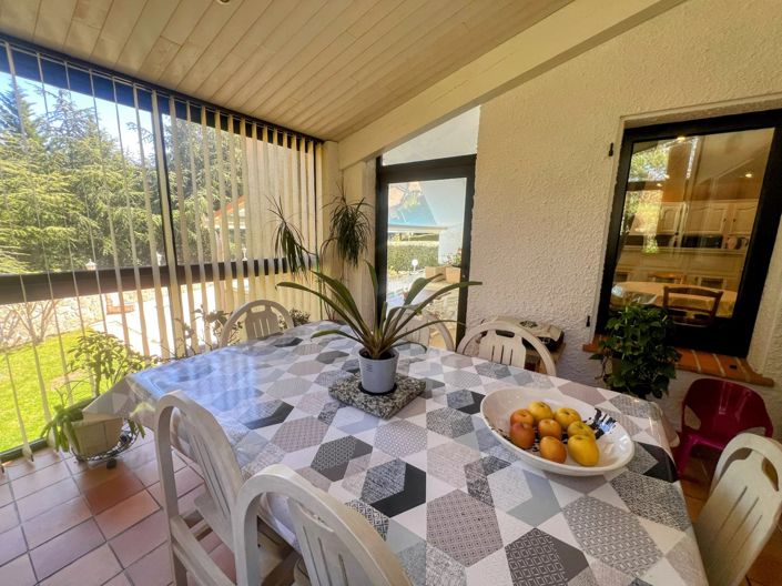 Image No.3-5 Bed House for sale