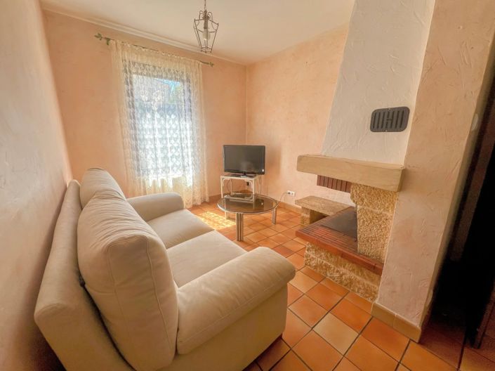 Image No.9-5 Bed House for sale