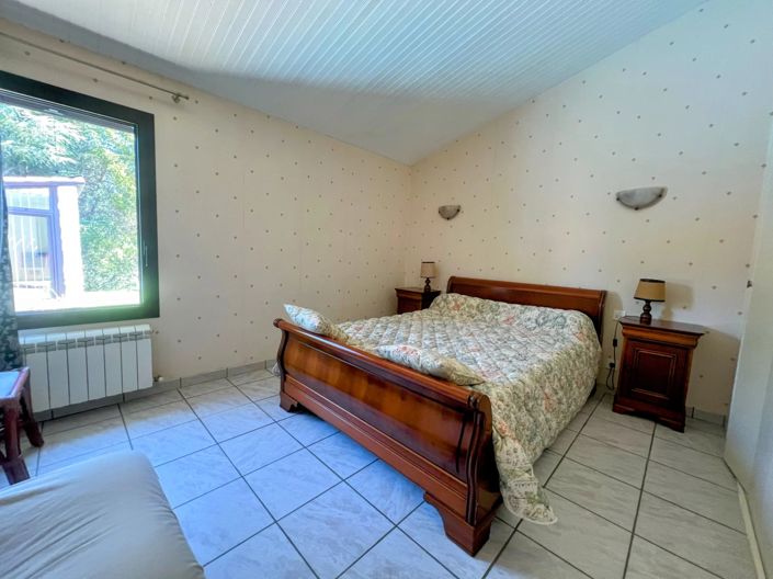 Image No.12-5 Bed House for sale