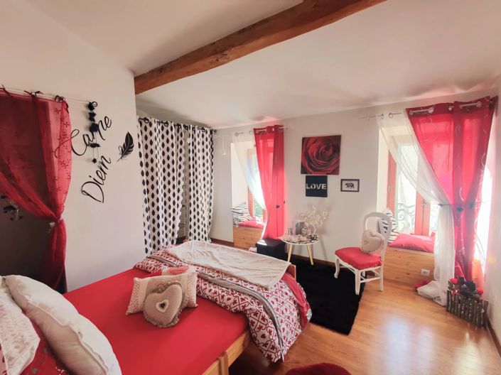 Image No.11-8 Bed House for sale