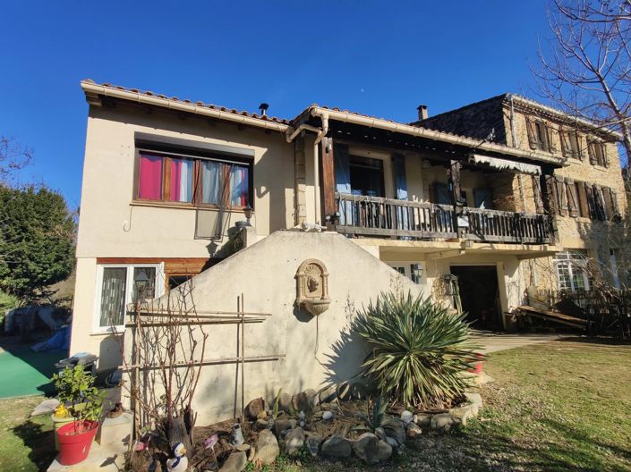 Image No.2-8 Bed House for sale