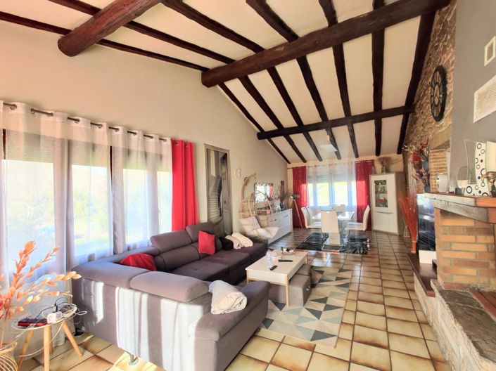 Image No.6-8 Bed House for sale