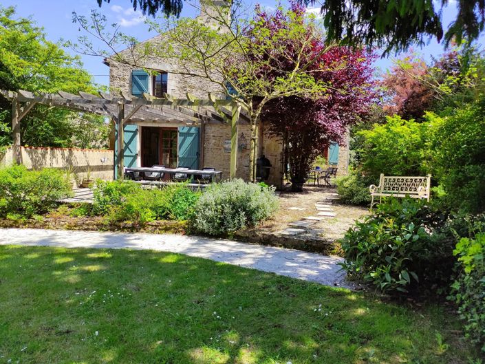Image No.1-4 Bed House for sale
