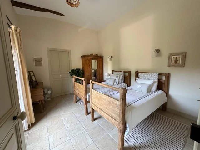 Image No.5-4 Bed House for sale