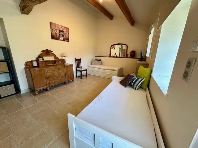 Image No.6-4 Bed House for sale