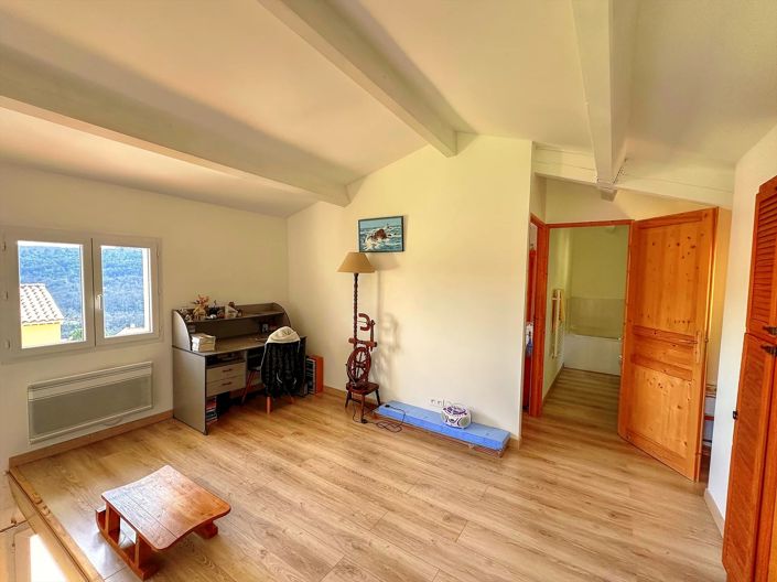 Image No.11-2 Bed House for sale