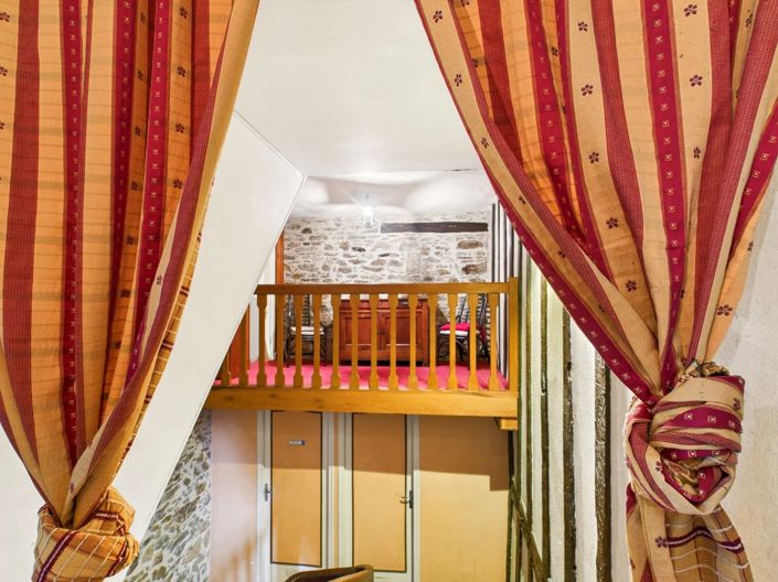 Image No.14-10 Bed House for sale