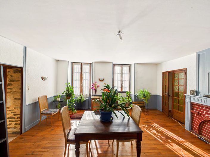 Image No.4-10 Bed House for sale