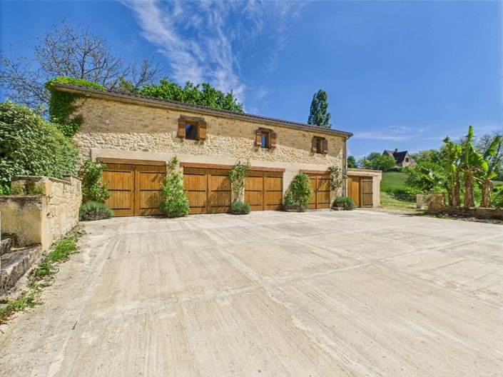 Image No.11-6 Bed House for sale