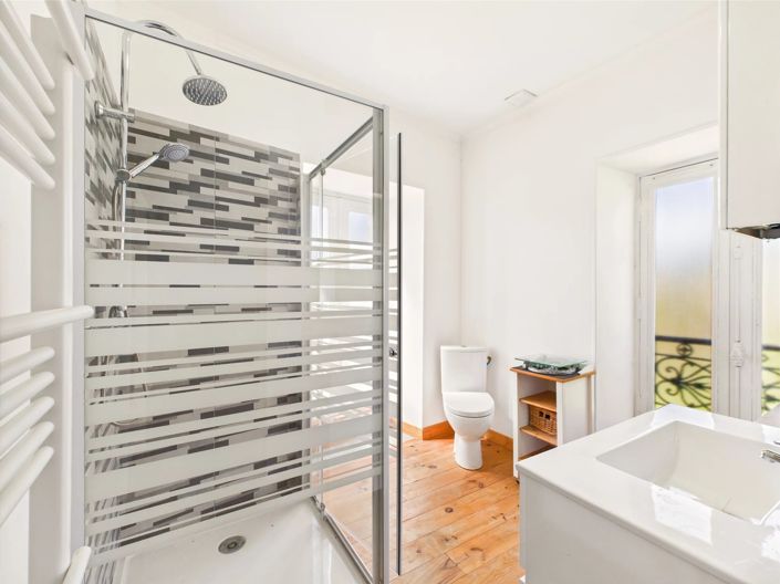 Image No.8-6 Bed House for sale