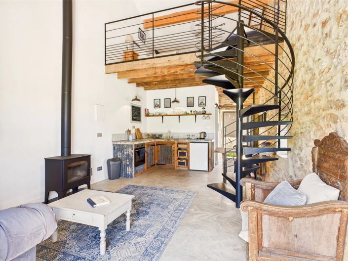 Image No.13-7 Bed Farmhouse for sale