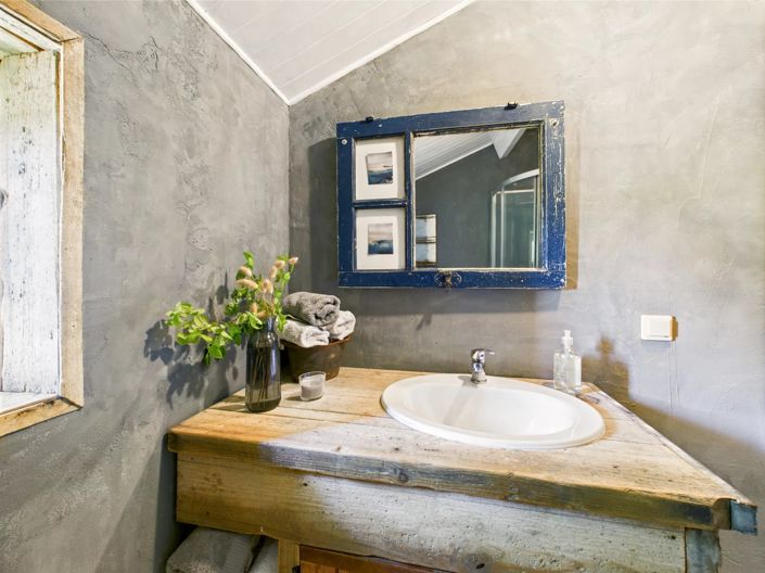 Image No.9-7 Bed Farmhouse for sale