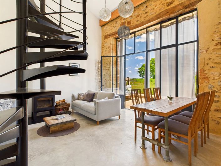 Image No.12-7 Bed Farmhouse for sale