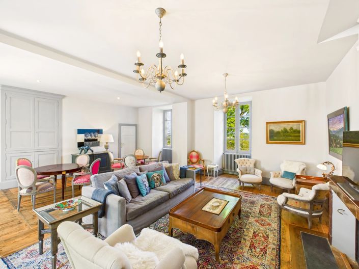 Image No.4-10 Bed House for sale