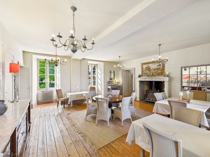 Image No.6-10 Bed House for sale