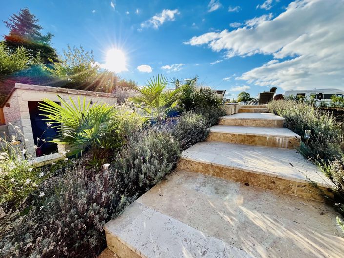 Image No.8-6 Bed House for sale